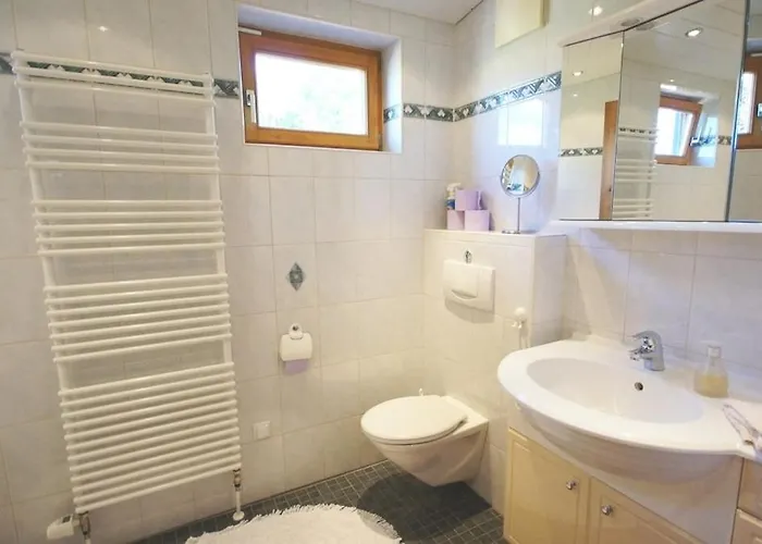 Lisa - Lisa - 3 Bedroom Apartment *